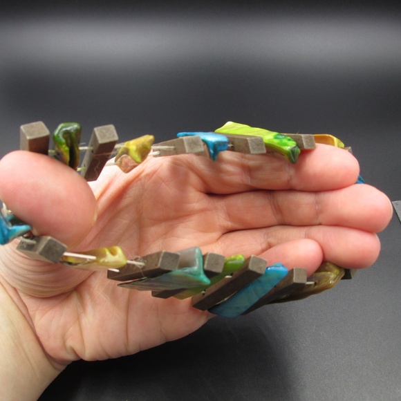 Vintage Interesting Colorful Wood & Shell Bracelet - Picture 3 of 4